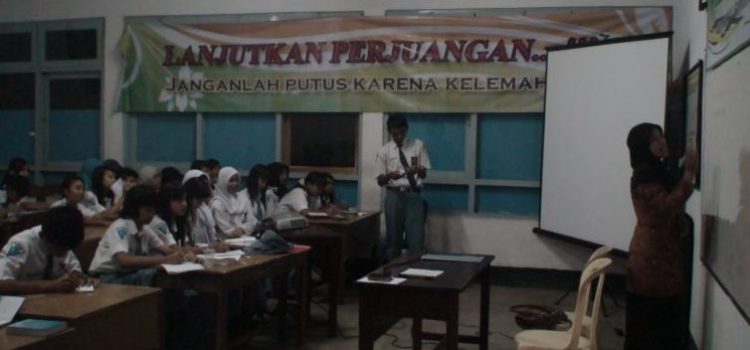 LATPIM OSIS SMKN 1 Pacitan Ke XLII (42) LATPIM OSIS SMKN 1 Pacitan Ke XLII (42)